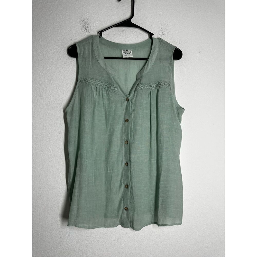 Late August Women’s Sleeveless Dust Green Top Vneck Size M See Description
